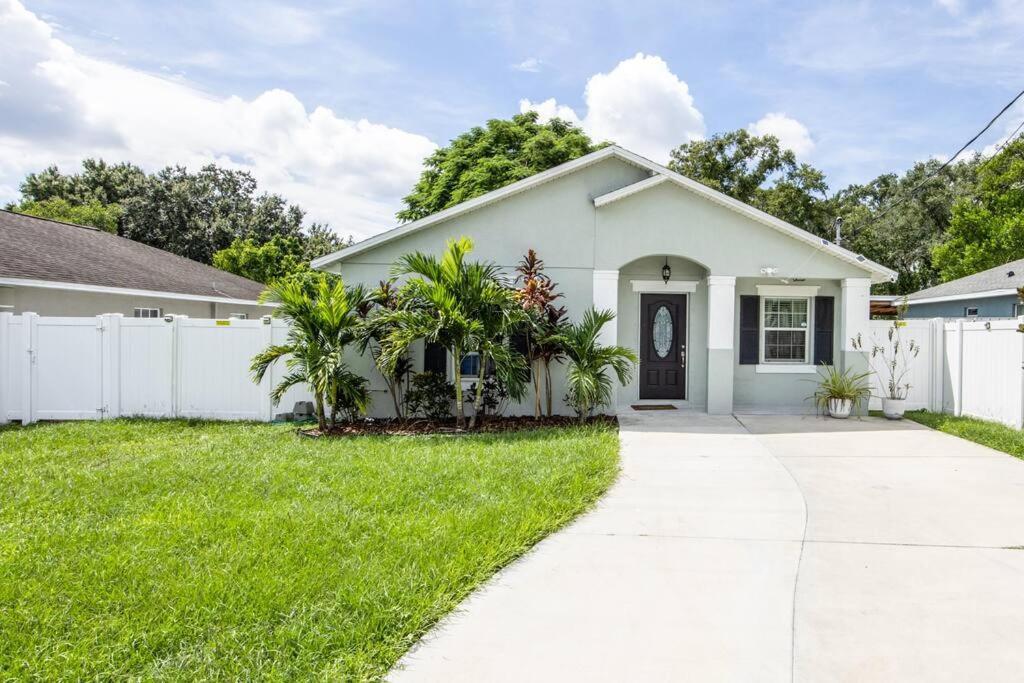 Modern Luxury Home Located In Tampa! 외부 사진