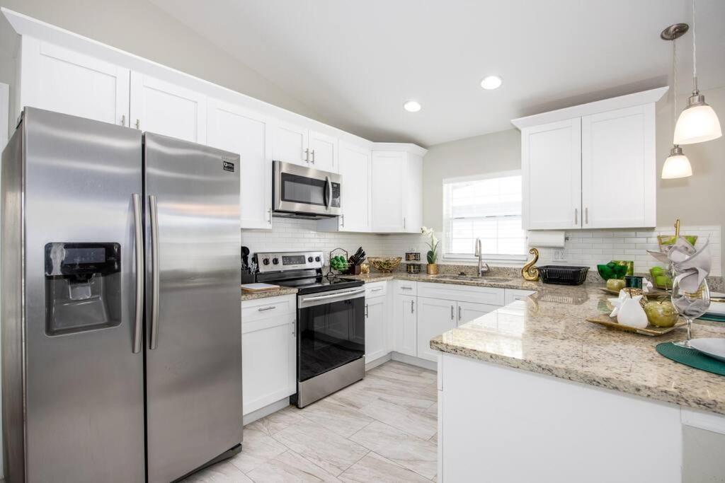 Modern Luxury Home Located In Tampa! 외부 사진